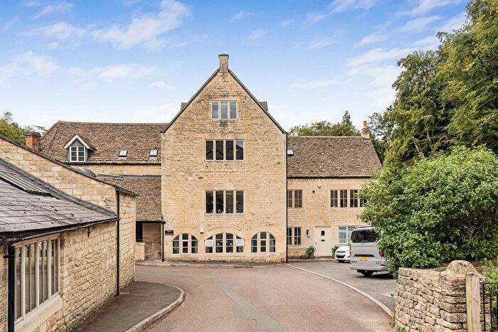 2 Bedroom Flat For Sale In Longfords Mill, Minchinhampton, GL6