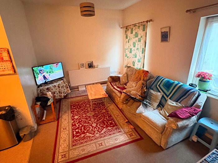 1 Bedroom Flat To Rent In High Street, Aldershot, GU11