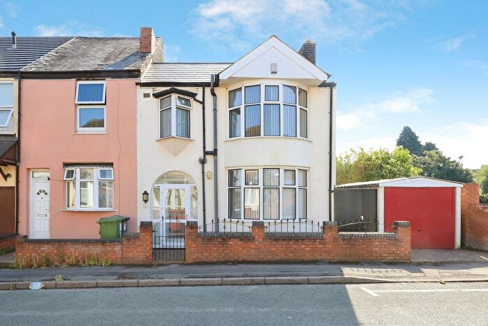 3 Bedroom End Of Terrace House For Sale In Edward Street, Parkfields, Wolverhampton, West Midlands, WV4