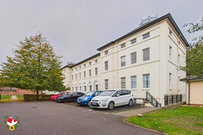 2 Bedroom Flat To Rent In The Crescent, Gloucester, GL1