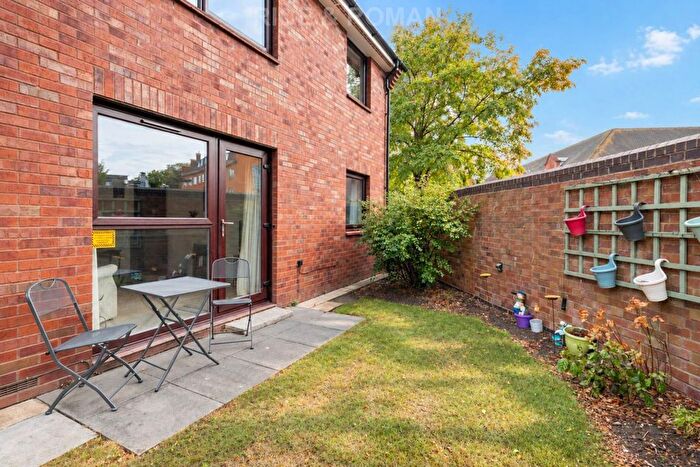 2 Bedroom Flat For Sale In Fairhaven Court, Egham, TW20