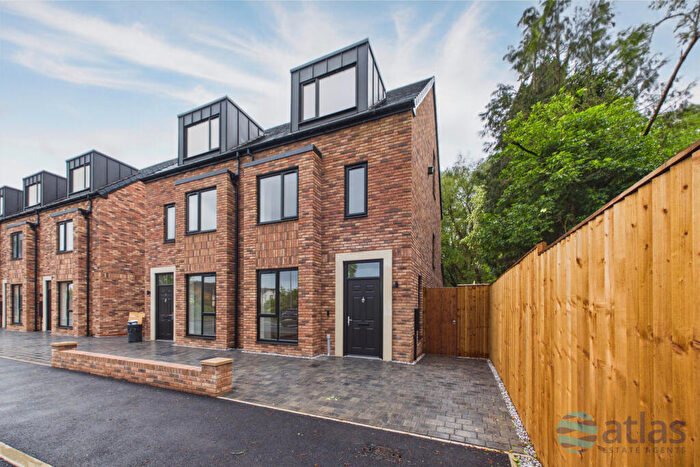 3 Bedroom Semi-Detached House For Sale In The Dales, Halewood, L26