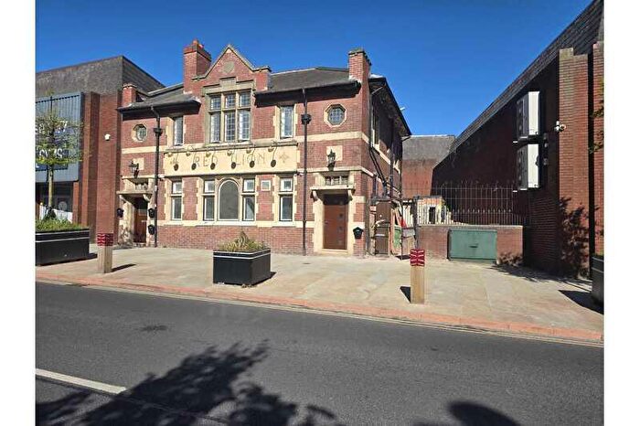 Studio To Rent In High Street, Brierley Hill, Dudley, DY5