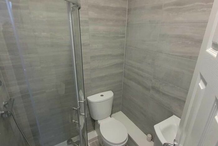 2 Bedroom Flat To Rent In Windsor Road, Newton Heath, M40