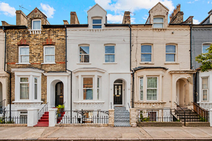 3 Bedroom Terraced House To Rent In Windermere Road, London, N19