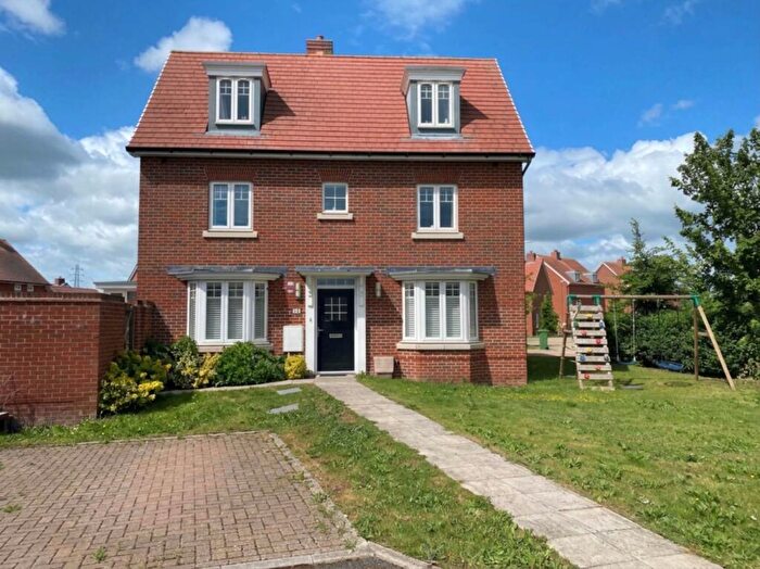 4 Bedroom Semi-Detached House To Rent In Cheddington Grove, Broughton, HP22