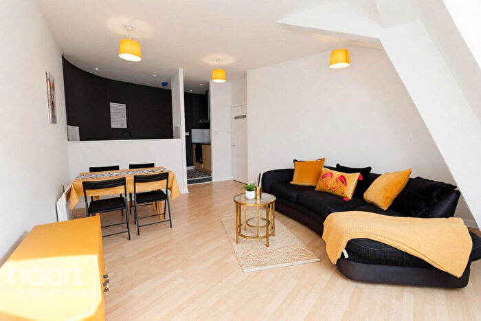 1 Bedroom Flat To Rent In Harewood Street, Leeds, LS2