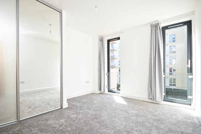 3 Bedroom Flat To Rent In Invicta, Millennium Promenade, City Centre, Bristol, Bristol City, BS1