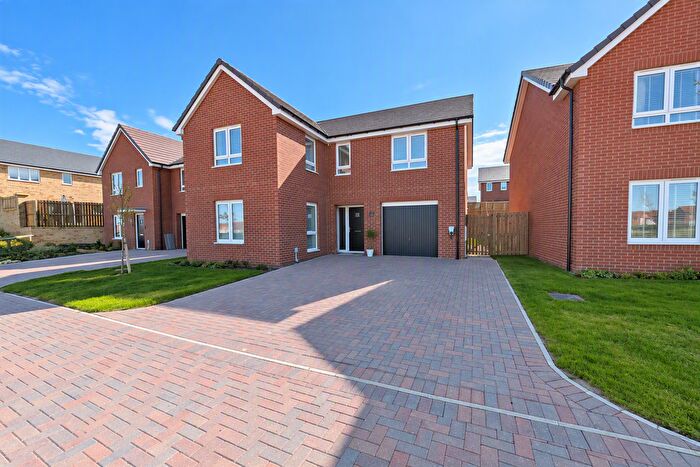4 Bedroom Detached House For Sale In Waggon Close, Pelton Fell, DH2