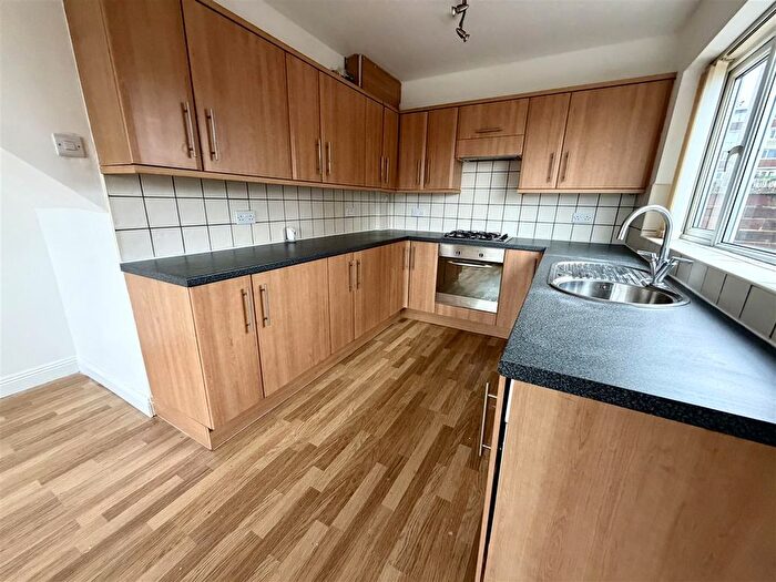 3 Bedroom End Of Terrace House To Rent In Lowedges Road, Sheffield, S8