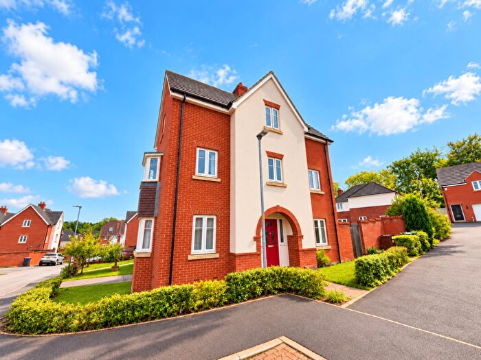 4 Bedroom Detached House For Sale In Cliff Court, Little Billing, Northampton, NN3
