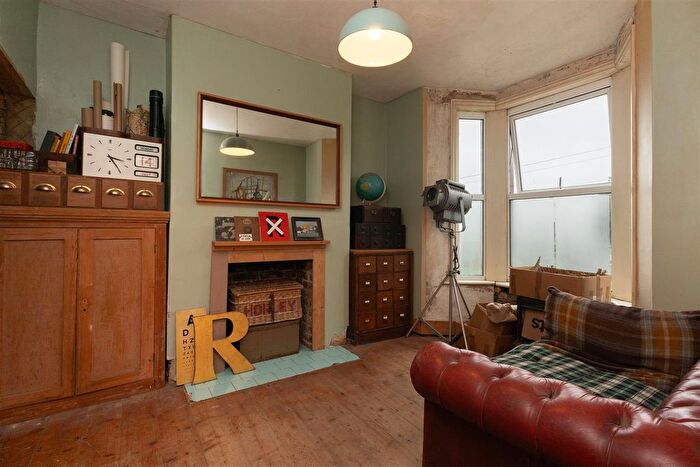 2 Bedroom Terraced House For Sale In Offa Road, Hastings, TN35