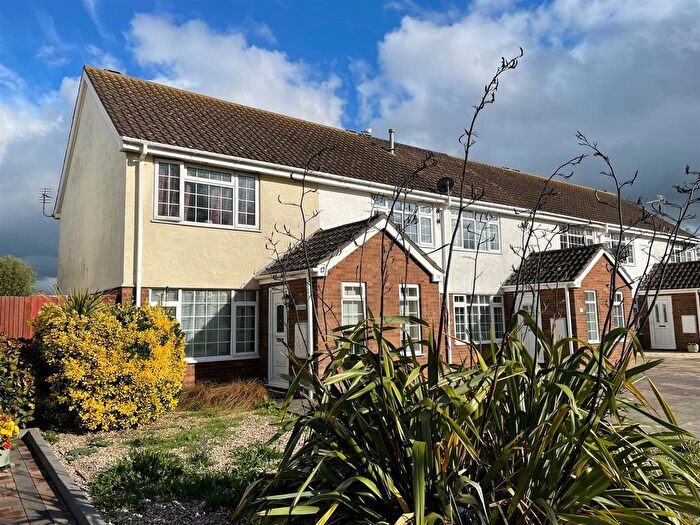 2 Bedroom End Of Terrace House For Sale In Marine Drive, Burnham-On-Sea, TA8
