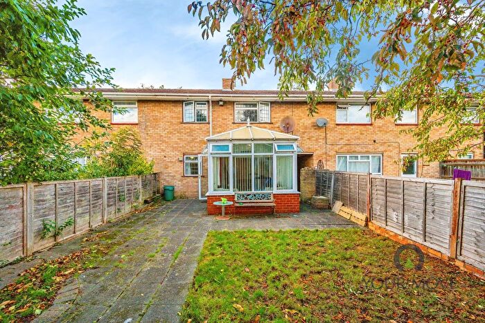 3 Bedroom Terraced House For Sale In Cambrian Way, Hemel Hempstead, HP2