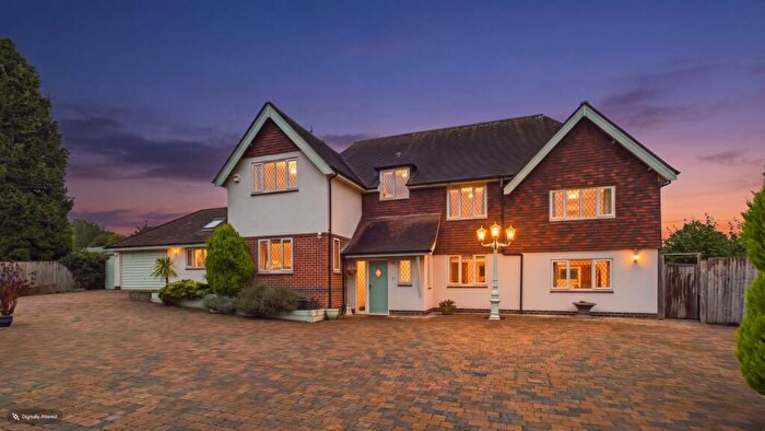 6 Bedroom Detached House For Sale In Church Lane, Morley, DE7