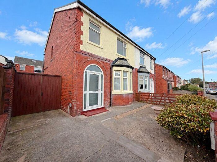3 Bedroom Semi-Detached House For Sale In Beverley Grove - Blackpool -, FY4