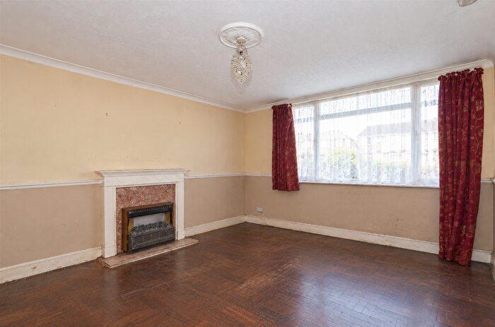 1 Bedroom Flat For Sale In Gillett Avenue, London, E6