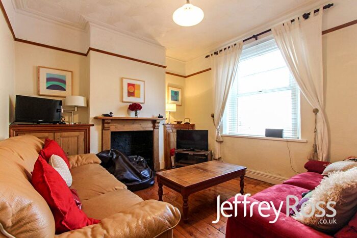 5 Bedroom Private Hall To Rent In Flora Street, Cathays, CF24