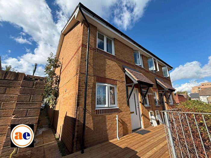2 Bedroom House For Sale In Maple Court, Erith ***D Floorplan & Video Available ***, DA8