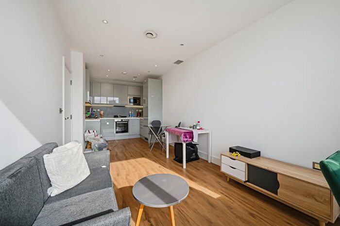 1 Bedroom Flat For Sale In Westgate House, W5