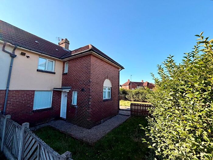 3 Bedroom Semi-Detached House To Rent In Cardinal Road, Leeds, West Yorkshire, LS11