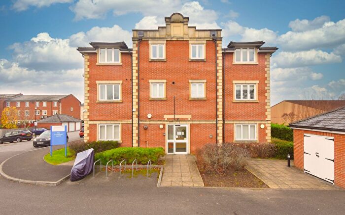 2 Bedroom Flat To Rent In Anderson Court, Redhill, RH1