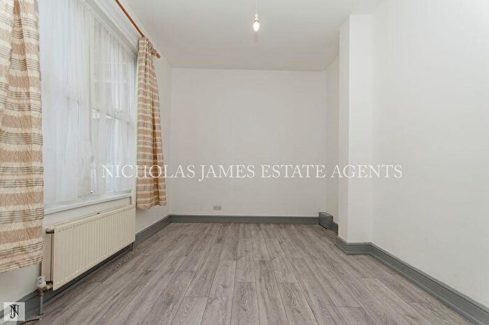 Flat To Rent In Ferme Park Road, Crouch End London, N8