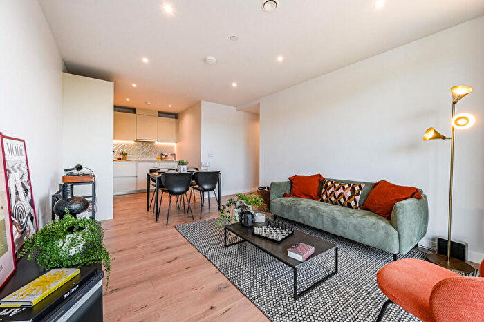 2 Bedroom Flat To Rent In Uncle Deptford, Deptford, London, SE8