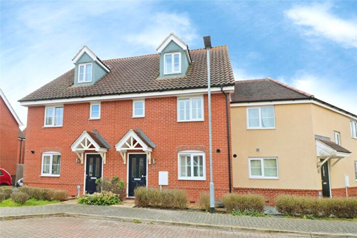 3 Bedroom Terraced House For Sale In Peacock Way, Attleborough, Norfolk, NR17