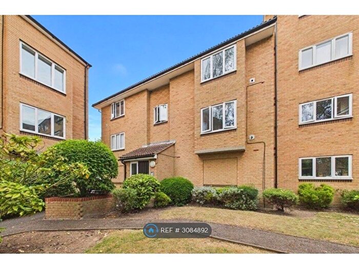 1 Bedroom Flat To Rent In Westmoreland Drive, Sutton, SM2