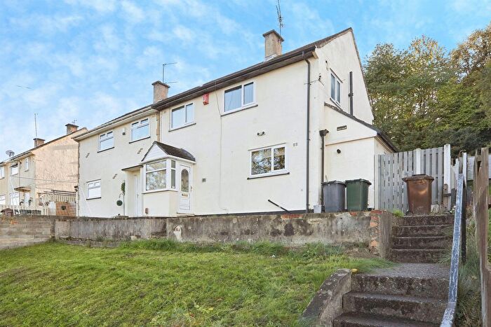 3 Bedroom Semi-Detached House For Sale In Orchard Grove, Bradford, BD10