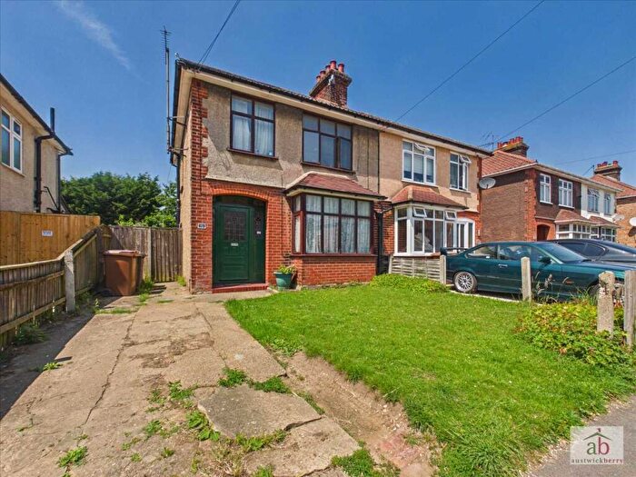 3 Bedroom Semi-Detached House For Sale In Brunswick Road, East Ipswich, IP4