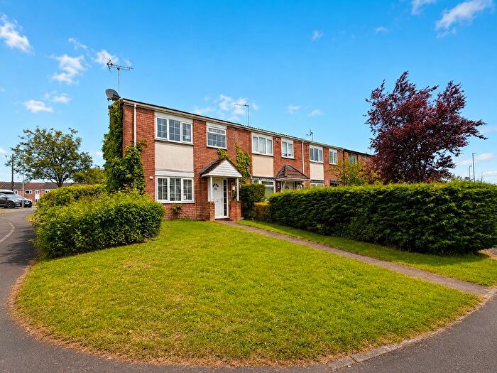 3 Bedroom End Of Terrace House For Sale In The Droveway, Claregate, Wolverhampton, WV8