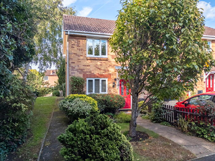 3 Bedroom End Of Terrace House For Sale In Sandringham Close, Wellingborough, NN8