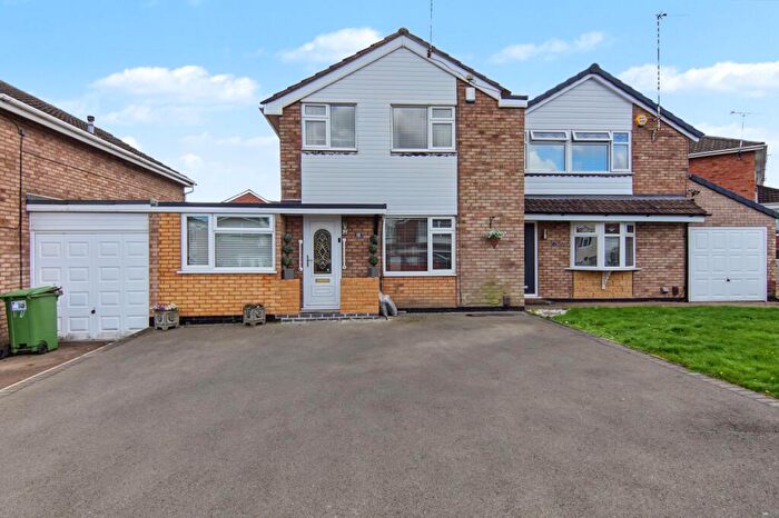 3 Bedroom Semi-Detached House For Sale In Somerset Drive, Nuneaton, CV10