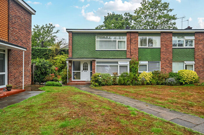 2 Bedroom Apartment For Sale In Foxes Dale, Bromley, BR2