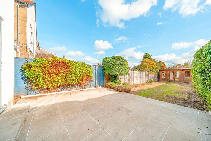 3 Bedroom End Of Terrace House For Sale In Hitcham Road, Burnham, SL1