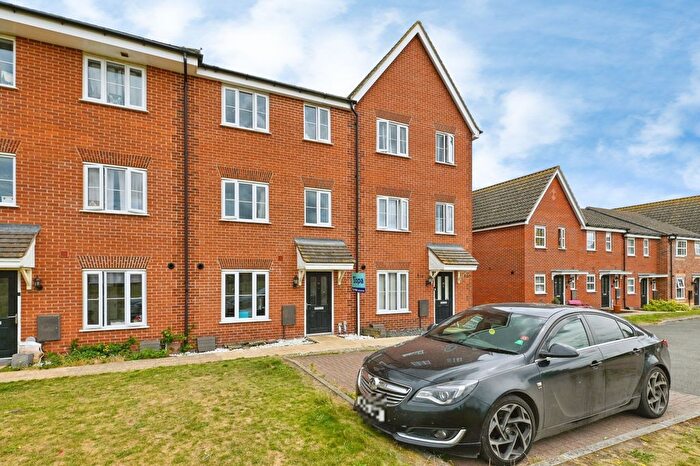 4 Bedroom Semi-Detached House For Sale In Blackberry Way, Swaffham, PE37