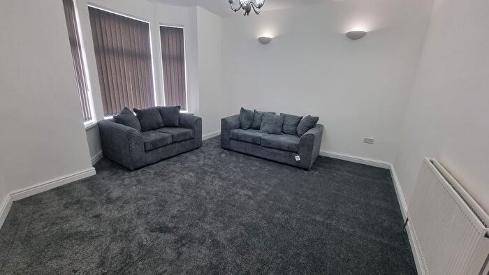 4 Bedroom End Of Terrace House To Rent In Holmfirth Street, M13
