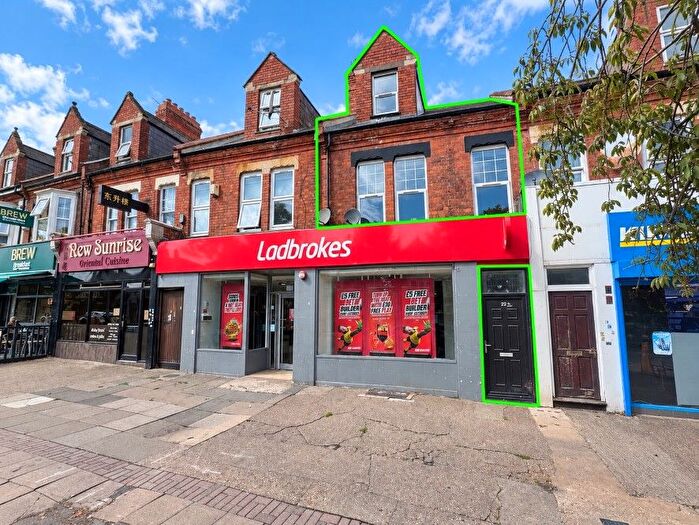 3 Bedroom Terraced House For Sale In Kingsley Park Terrace, Northampton, Northamptonshire, NN2