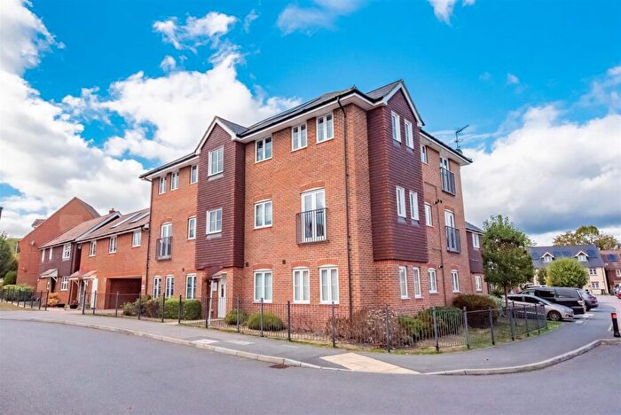 2 Bedroom Apartment For Sale In Waterers Way, Bagshot, GU19