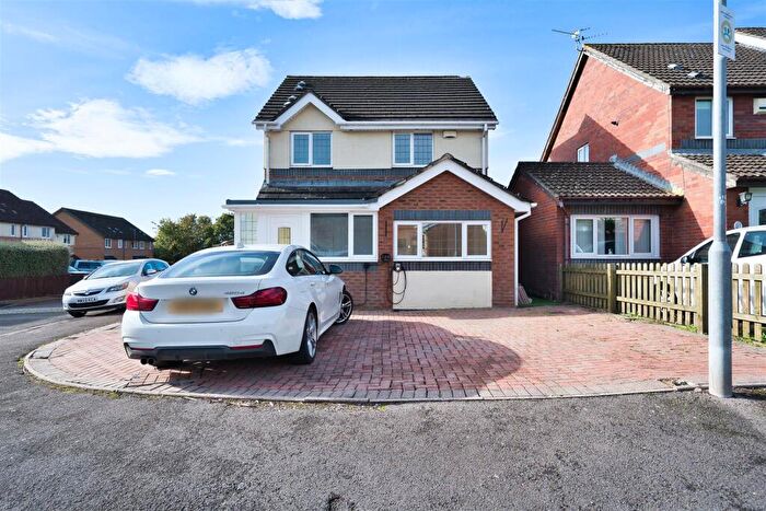 3 Bedroom Detached House For Sale In Greenacres, Barry, CF63
