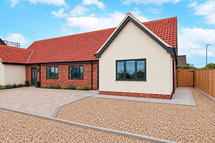 2 Bedroom Bungalow For Sale In The Paddocks, Orchard Close, NR24