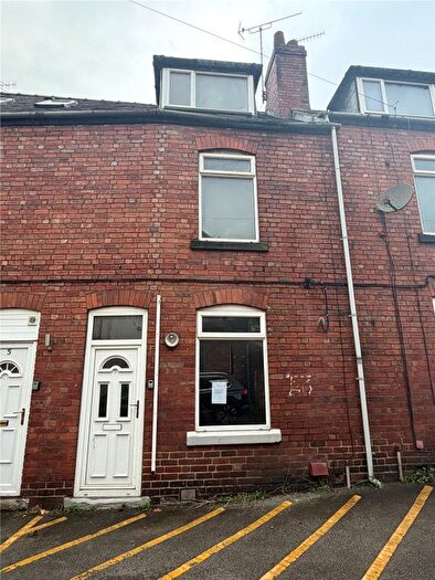 3 Bedroom Terraced House For Sale In Angel Yard, Chesterfield, Derbyshire, S40