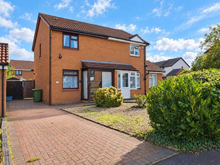 2 Bedroom Semi-Detached House For Sale In Pikehorne Croft, Castle Bromwich, B36