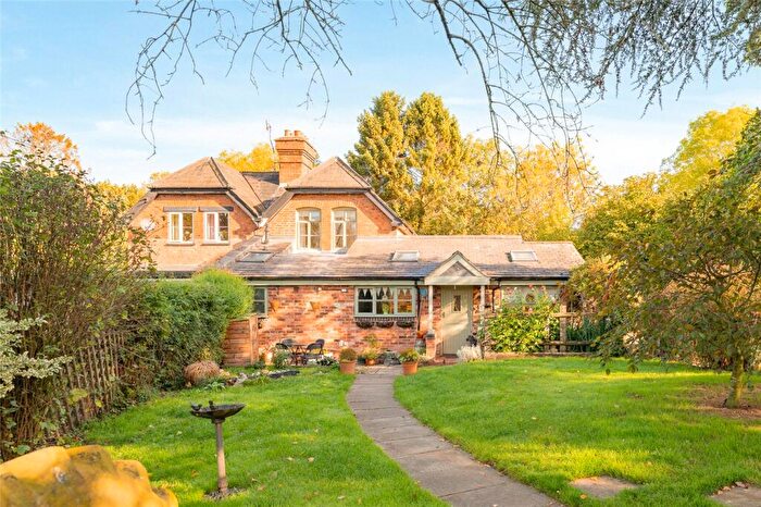 3 Bedroom Semi-Detached House For Sale In Budbrooke, Warwick, Warwickshire, CV35