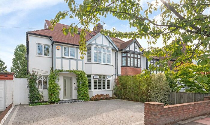 5 Bedroom Semi-Detached House For Sale In Kingswood Avenue, Bromley, BR2