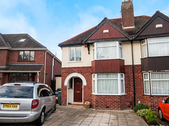 4 Bedroom Semi-Detached House To Rent In Alexandra Road, Leamington Spa, CV31