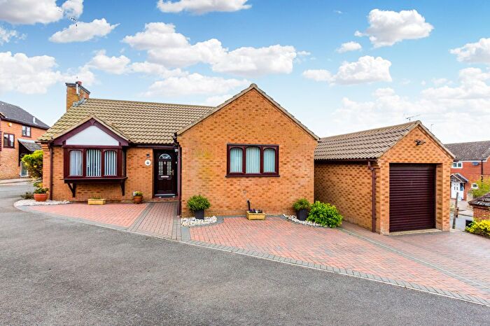 2 Bedroom Detached Bungalow For Sale In The Brambles, Wymington, NN10