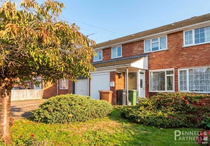 3 Bedroom Terraced House For Sale In Kennet Gardens, Peterborough, PE4